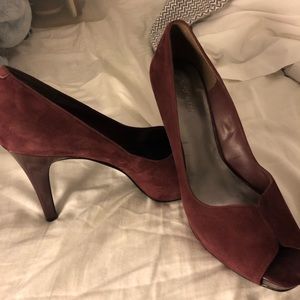 Nine Wast size 10 velvet heels